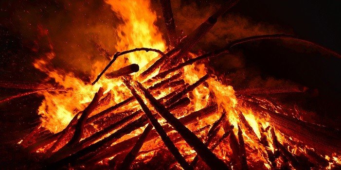 Sonnenwendfeuer